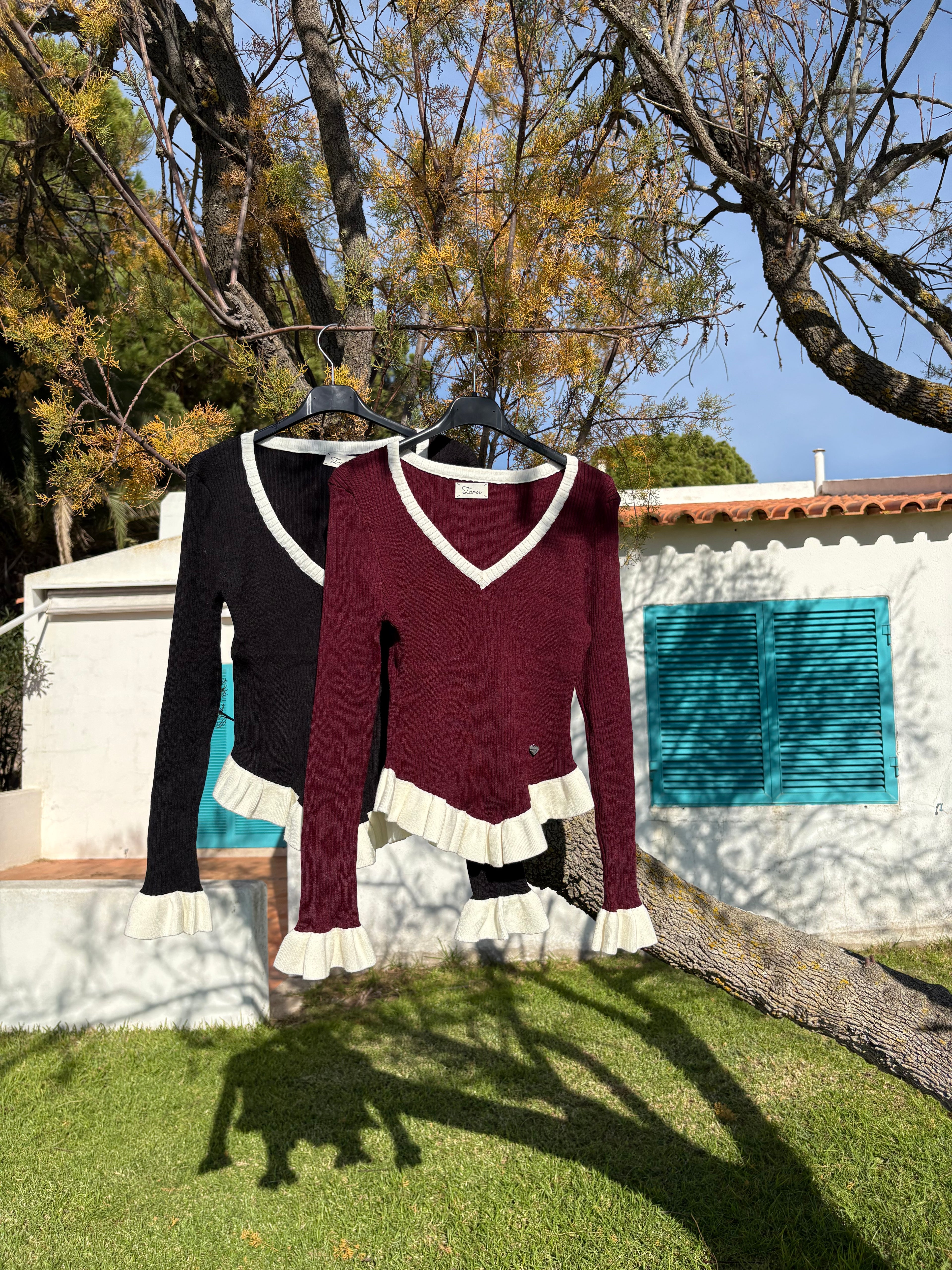 Contrast Ruffle V-Neck Sweater