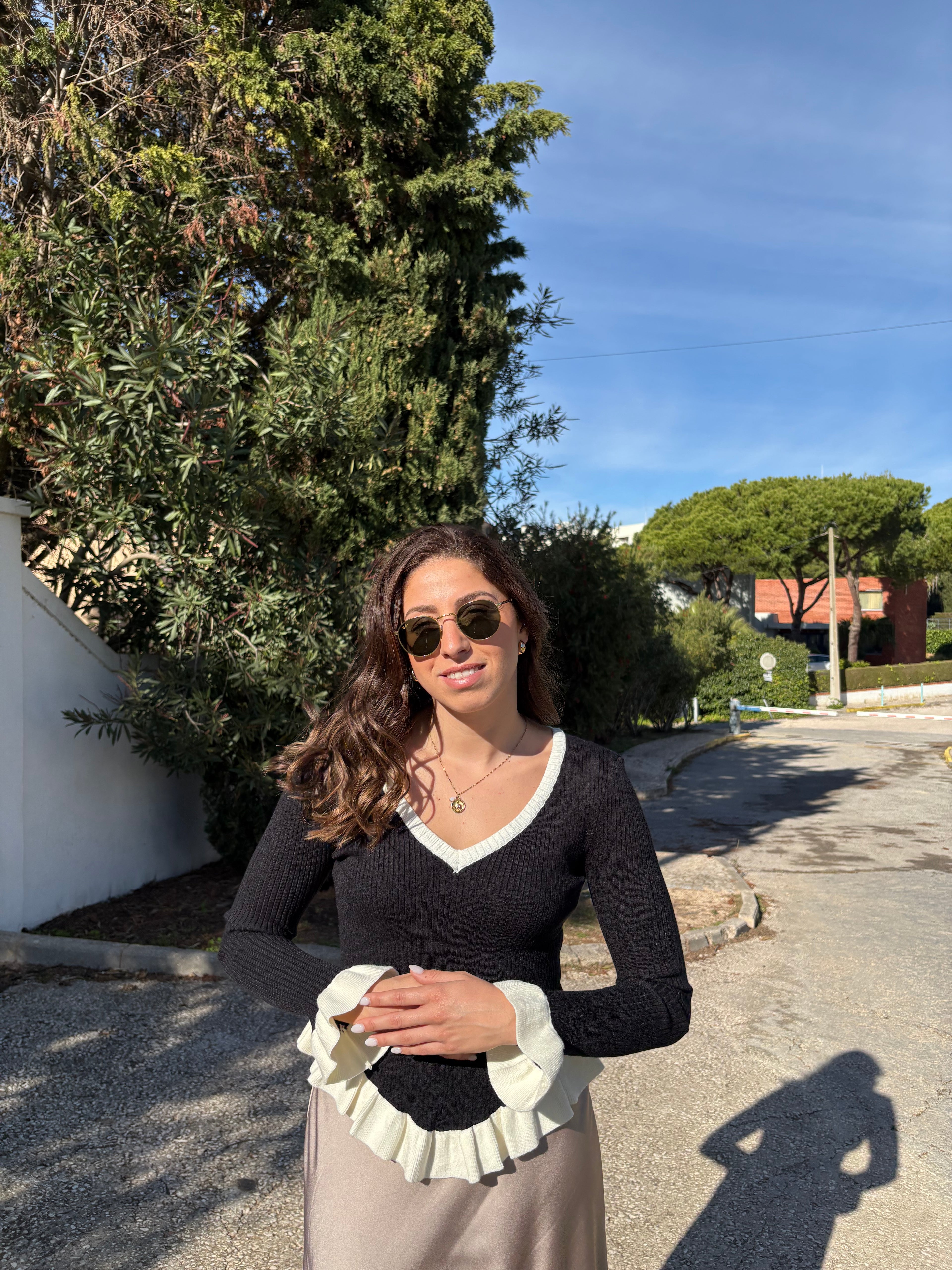 Contrast Ruffle V-Neck Sweater